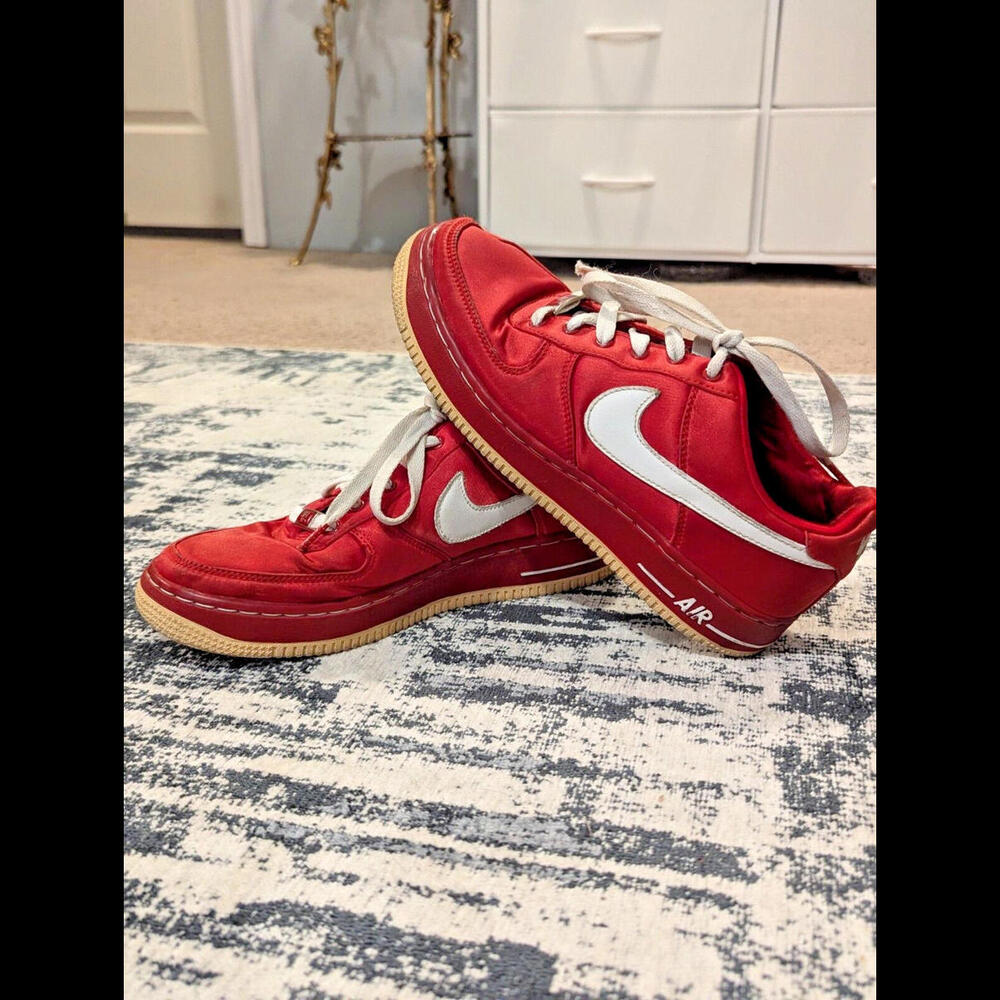 Nike Air force XXV women’s Size 7 Red Satin RARE ‘82- GOOD CONDITION